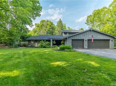 2425 Black Drive, Troy, OH 45373