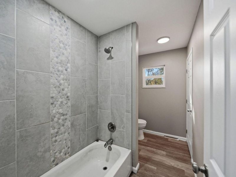 1637 S James Road , Columbus, OH 43227 Photo 25