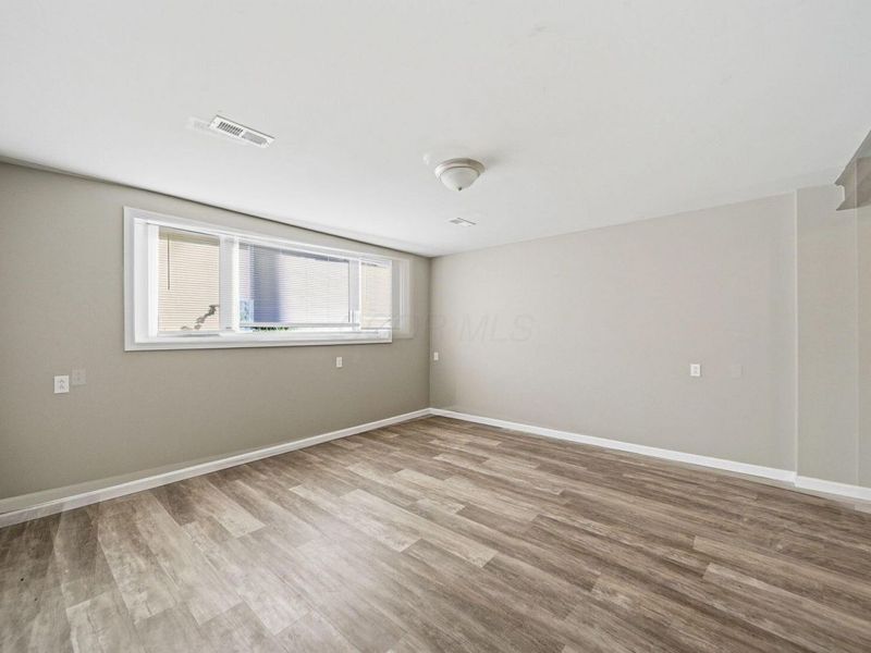 1637 S James Road , Columbus, OH 43227 Photo 42