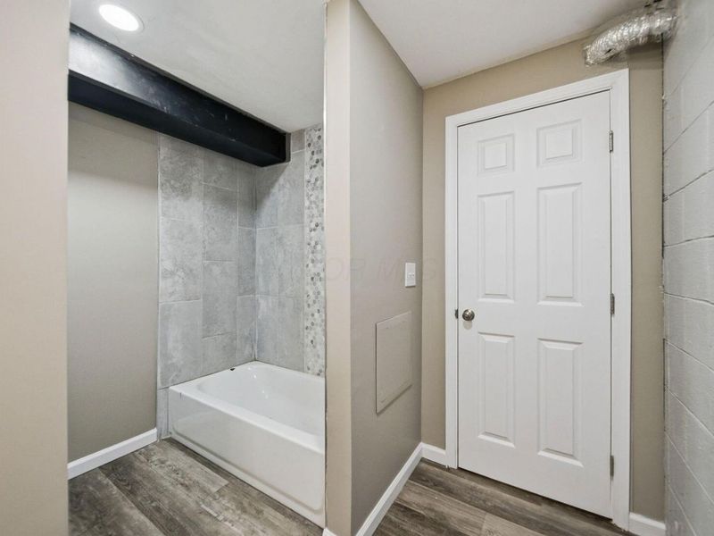 1637 S James Road , Columbus, OH 43227 Photo 47