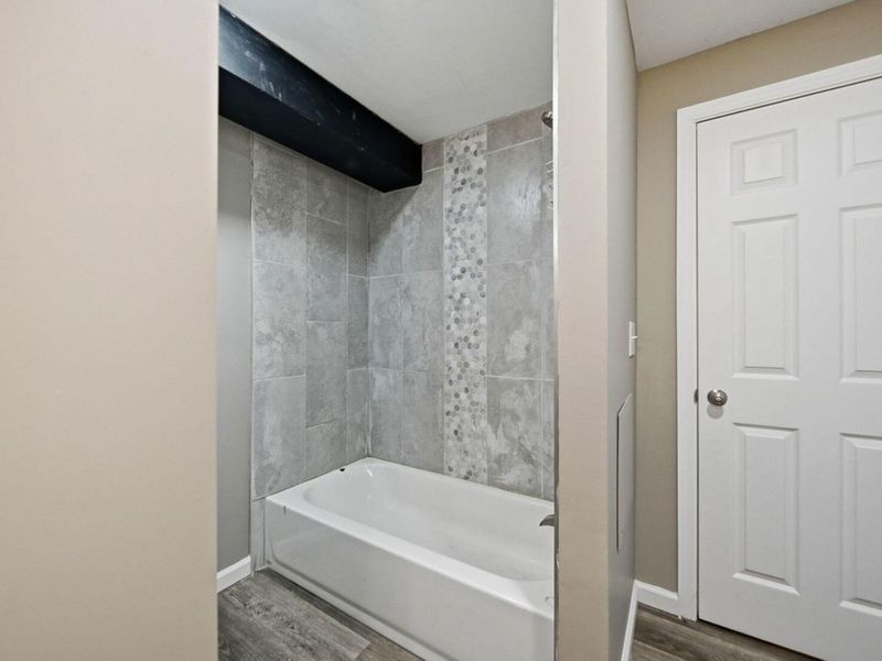 1637 S James Road , Columbus, OH 43227 Photo 48