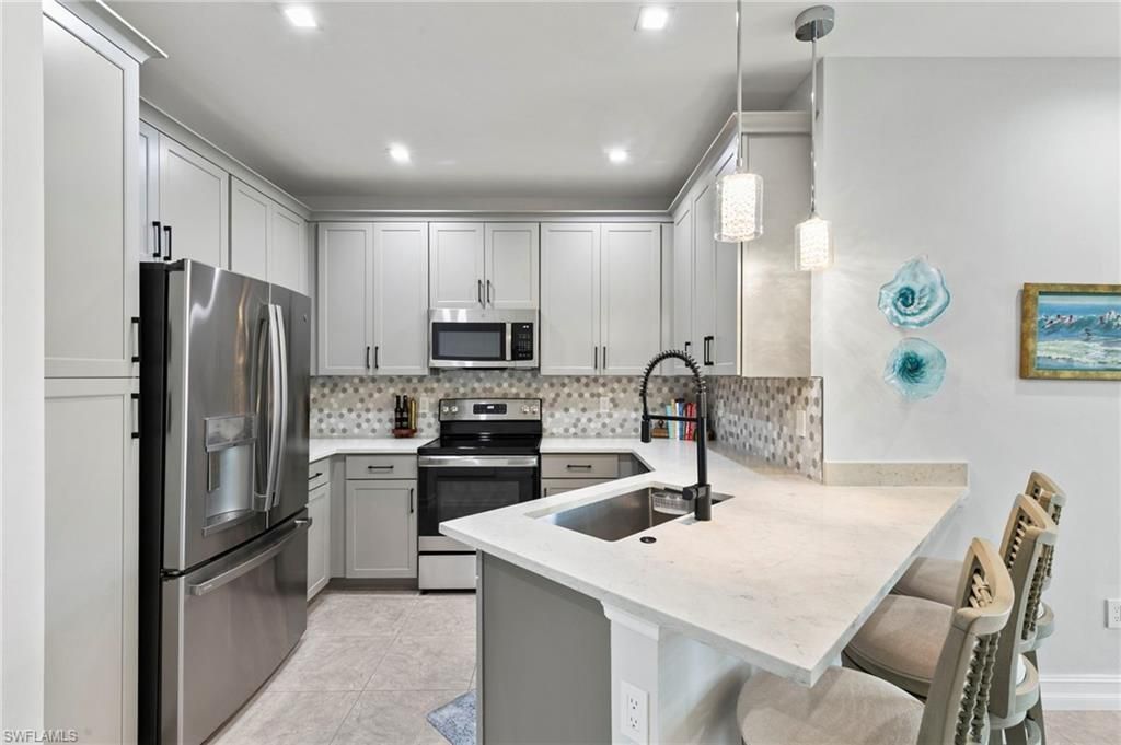 7490 Rockefeller Dr , Naples, FL 34119 Photo