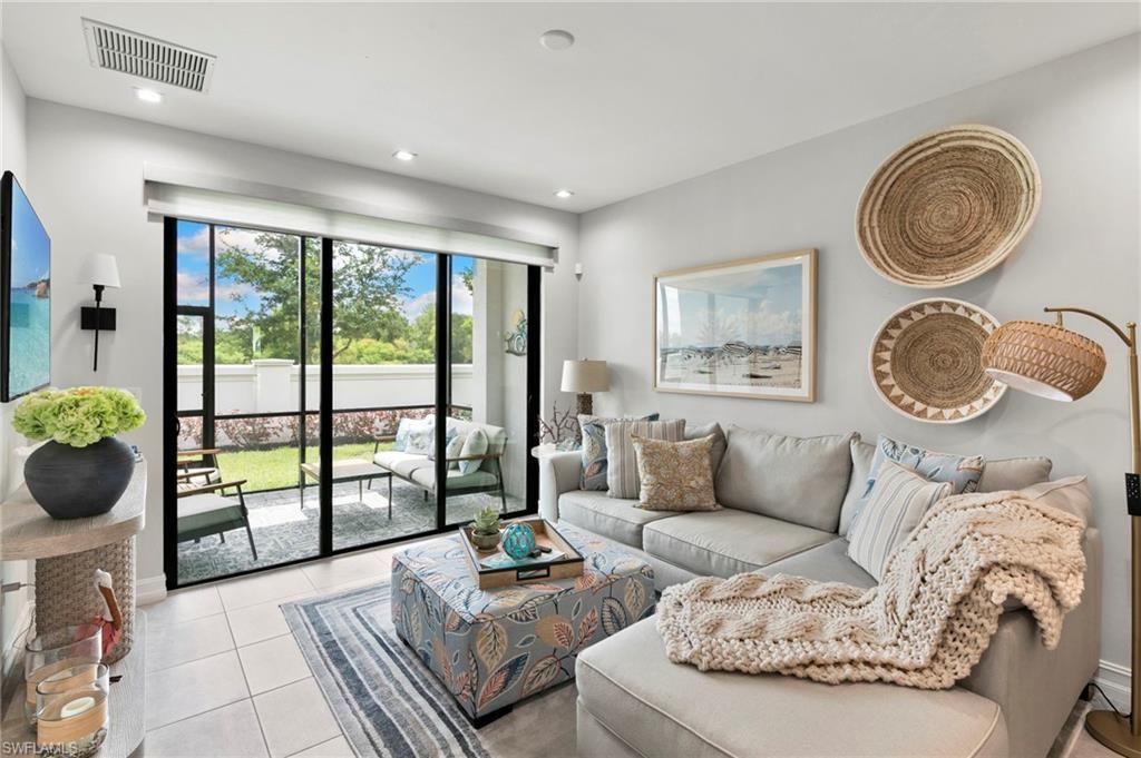 7490 Rockefeller Dr , Naples, FL 34119 Photo