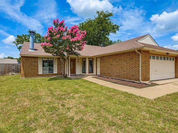 3206 Wintersmith Drive, Arlington, TX 76014