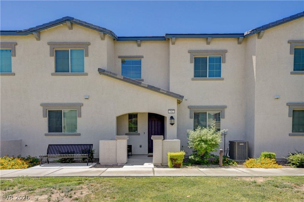 792 Grand Country Avenue , North Las Vegas, NV 89086