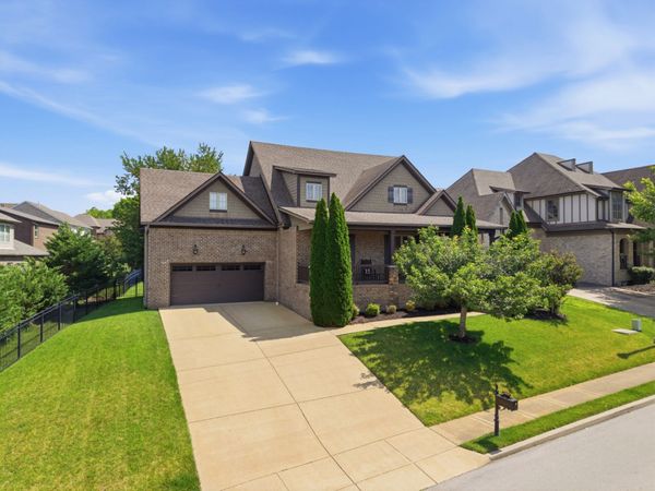 2000 Callaway Park Pl, Thompsons Station, TN 37179