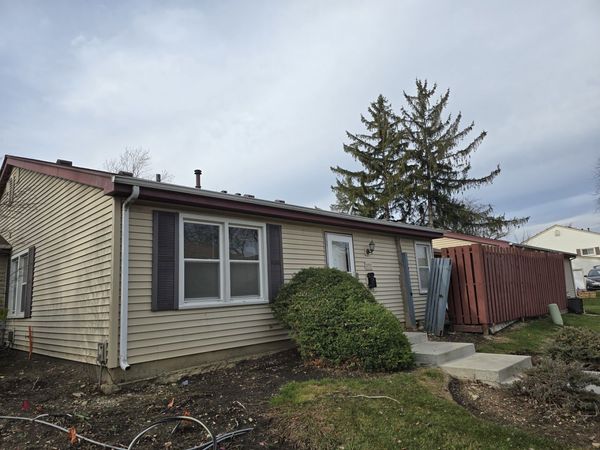 1751 Queensbury Circle , Hoffman Estates, IL 60169
