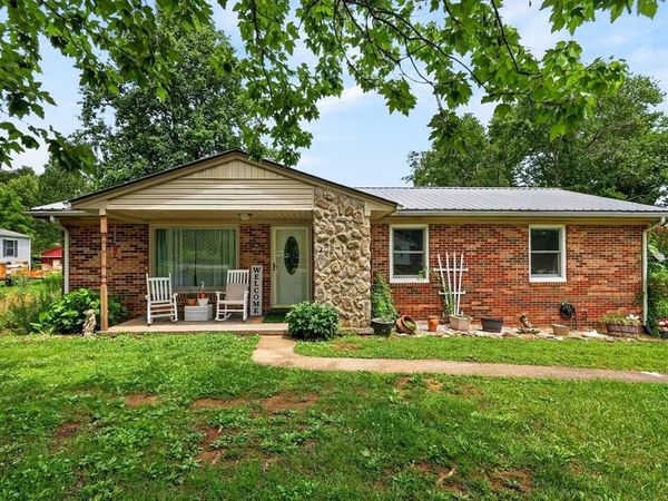194 Meadowbrook Cir, Livingston, TN 38570