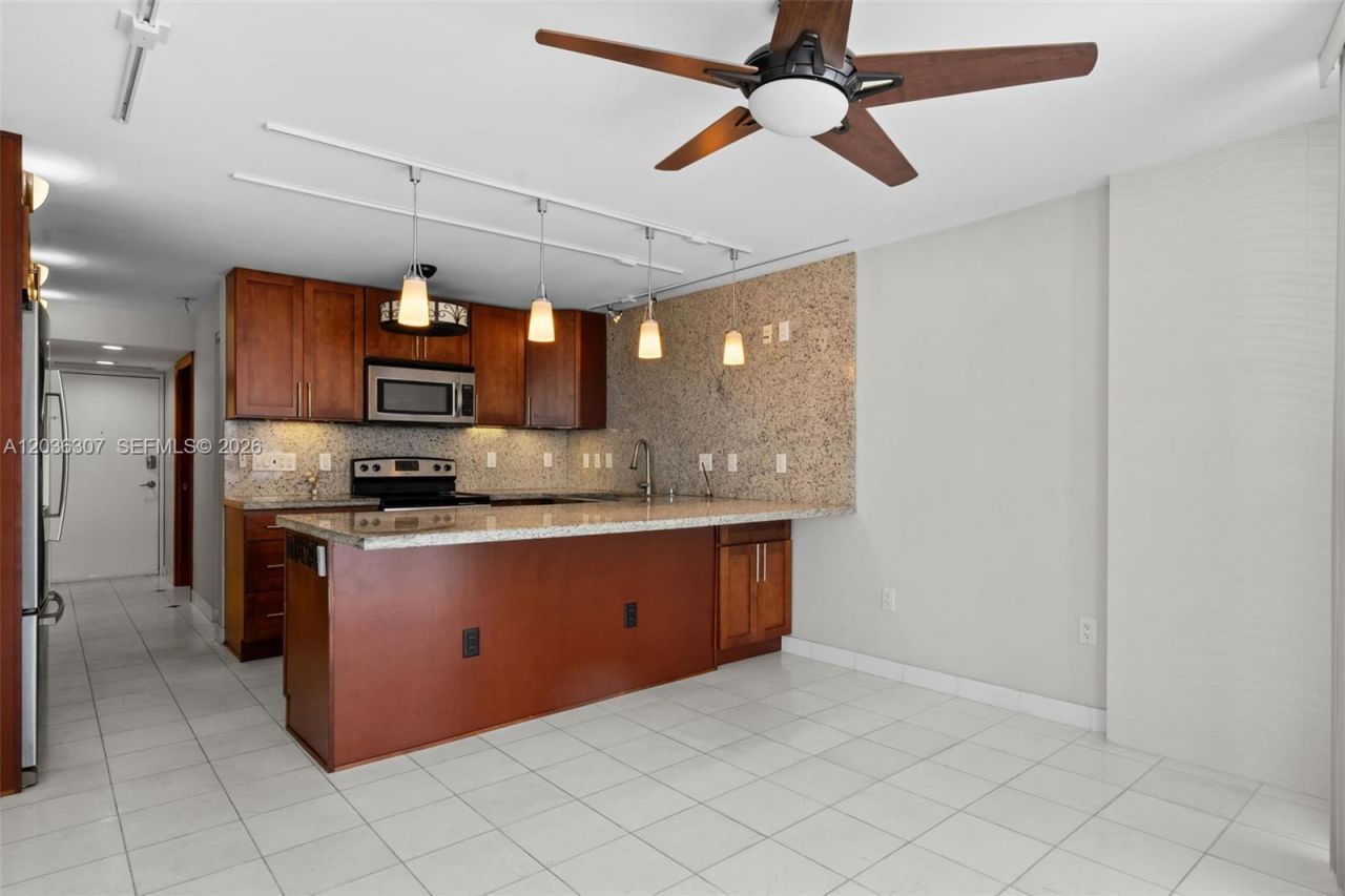 1228 West Ave, Unit 604, Miami Beach, FL 33139 Photo