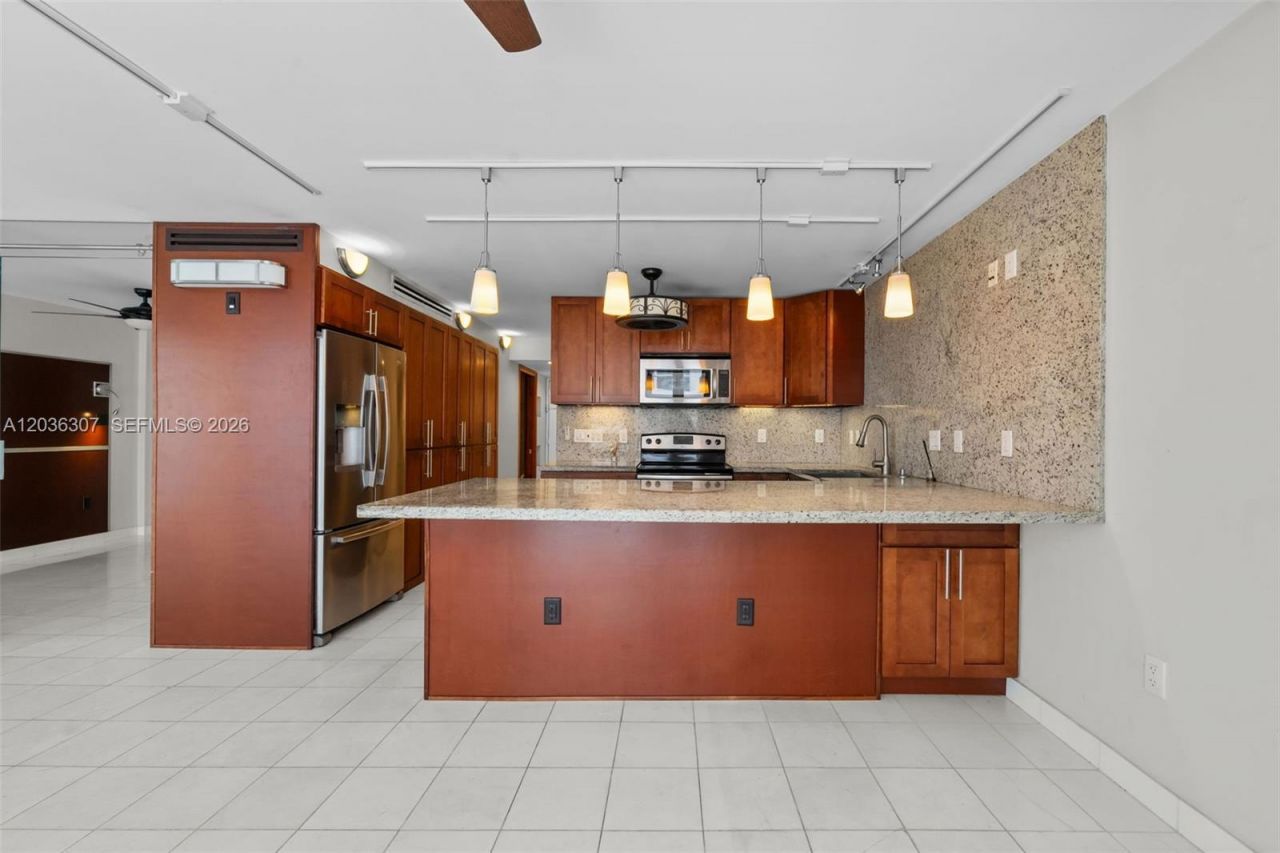 1228 West Ave, Unit 604, Miami Beach, FL 33139 Photo