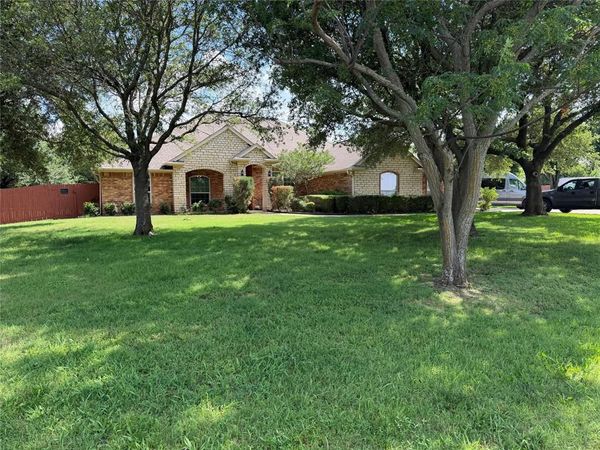 2117 Shorthorn Trail , Crowley, TX 76036