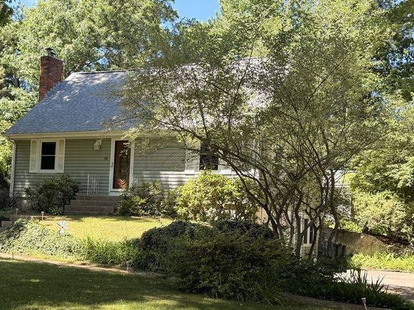 92 Horace Darling Dr, North Attleboro, MA 02760