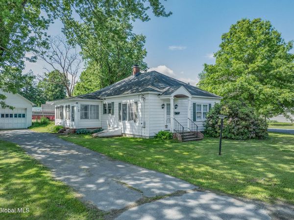 42 Spring Street, Cambridge, NY 12816