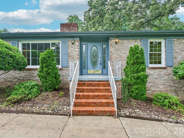 1621 N Oak Drive , Shelby, NC 28150