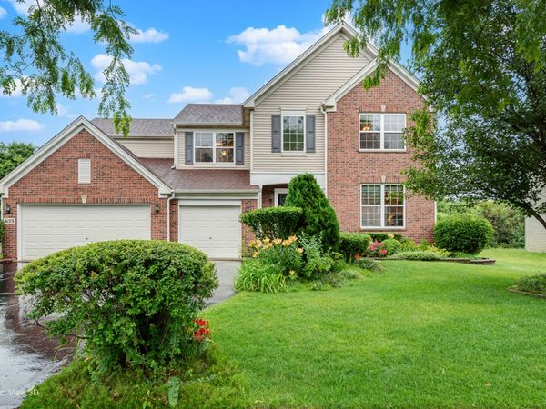 633 Versailles Drives , Bartlett, IL 60103