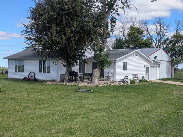 6610 240Th Street , Hartley, IA 51346