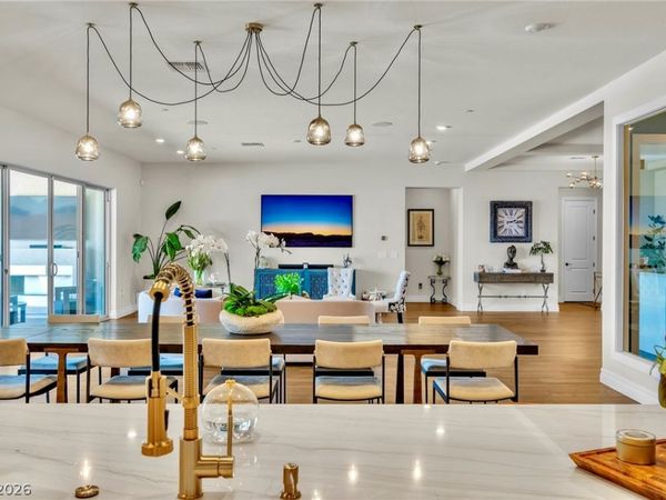 4660 Blushing Dawn Avenue , Las Vegas, NV 89118