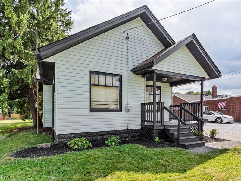 2232 Youngstown Road SE, Warren, OH 44484 Photo 2