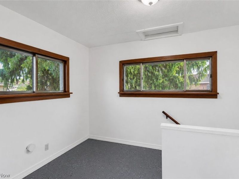 2232 Youngstown Road SE, Warren, OH 44484 Photo 6