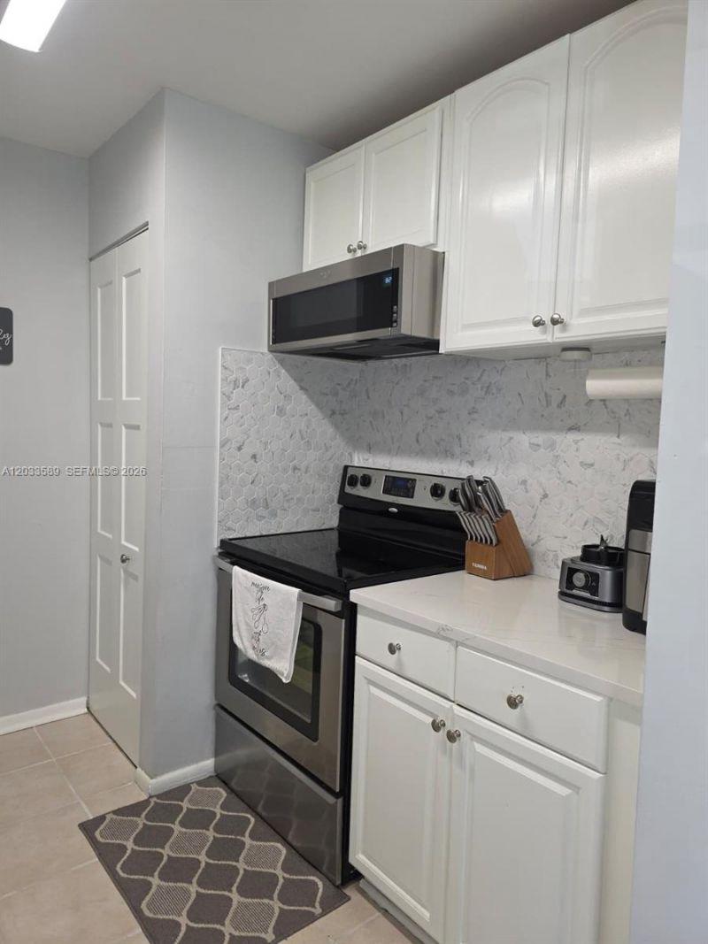 301 SW 86th Ave , Unit 204, Pembroke Pines, FL 33025 Photo