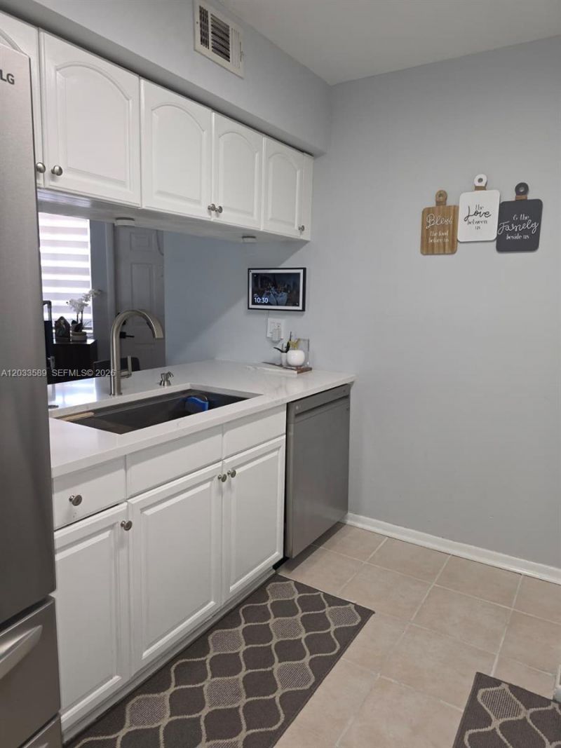 301 SW 86th Ave , Unit 204, Pembroke Pines, FL 33025 Photo
