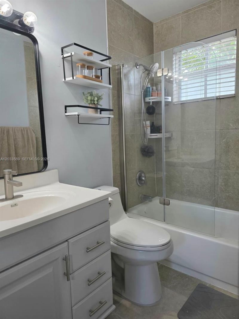 301 SW 86th Ave , Unit 204, Pembroke Pines, FL 33025 Photo