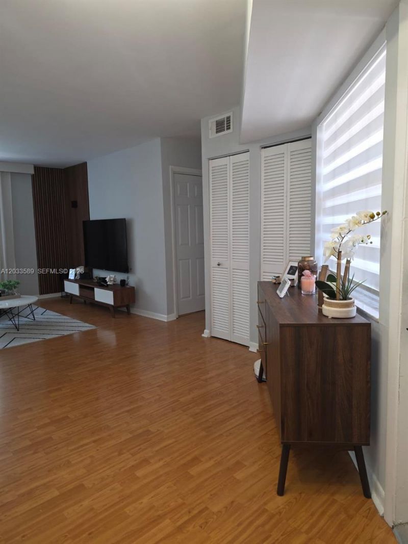 301 SW 86th Ave , Unit 204, Pembroke Pines, FL 33025 Photo
