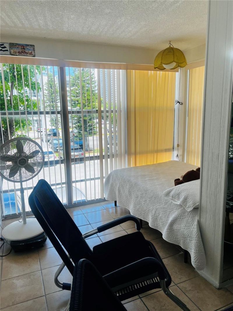 17570 Atlantic Blvd, Unit 206, Sunny Isles Beach, FL 33160 Photo