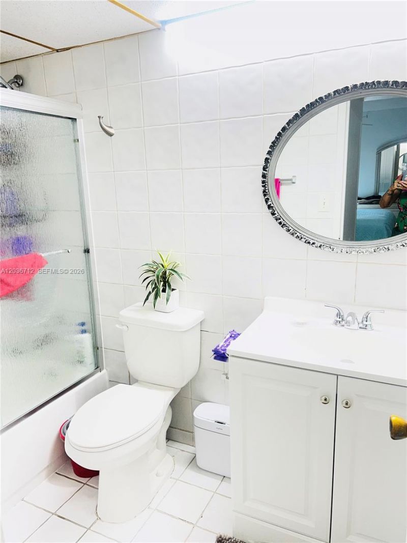 17570 Atlantic Blvd, Unit 206, Sunny Isles Beach, FL 33160 Photo
