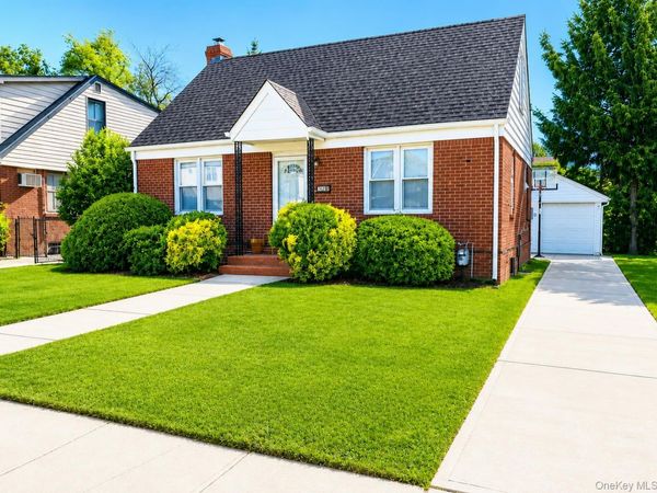 Williston Park, NY 11596