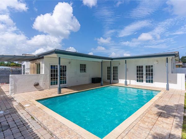 6452 Custer St , Hollywood, FL 33024