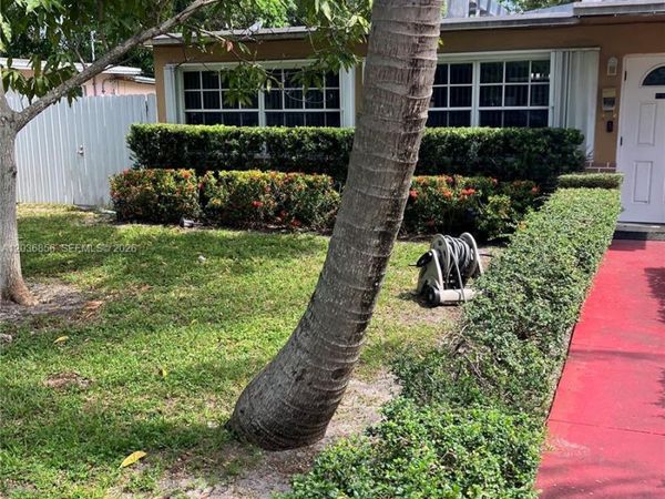 761 NE 139th St , North Miami, FL 33161
