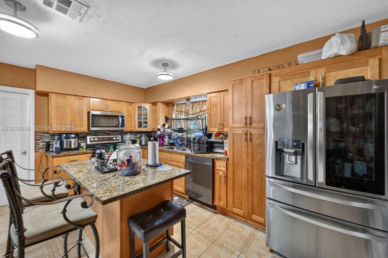 761 NE 139th St , North Miami, FL 33161 Photo