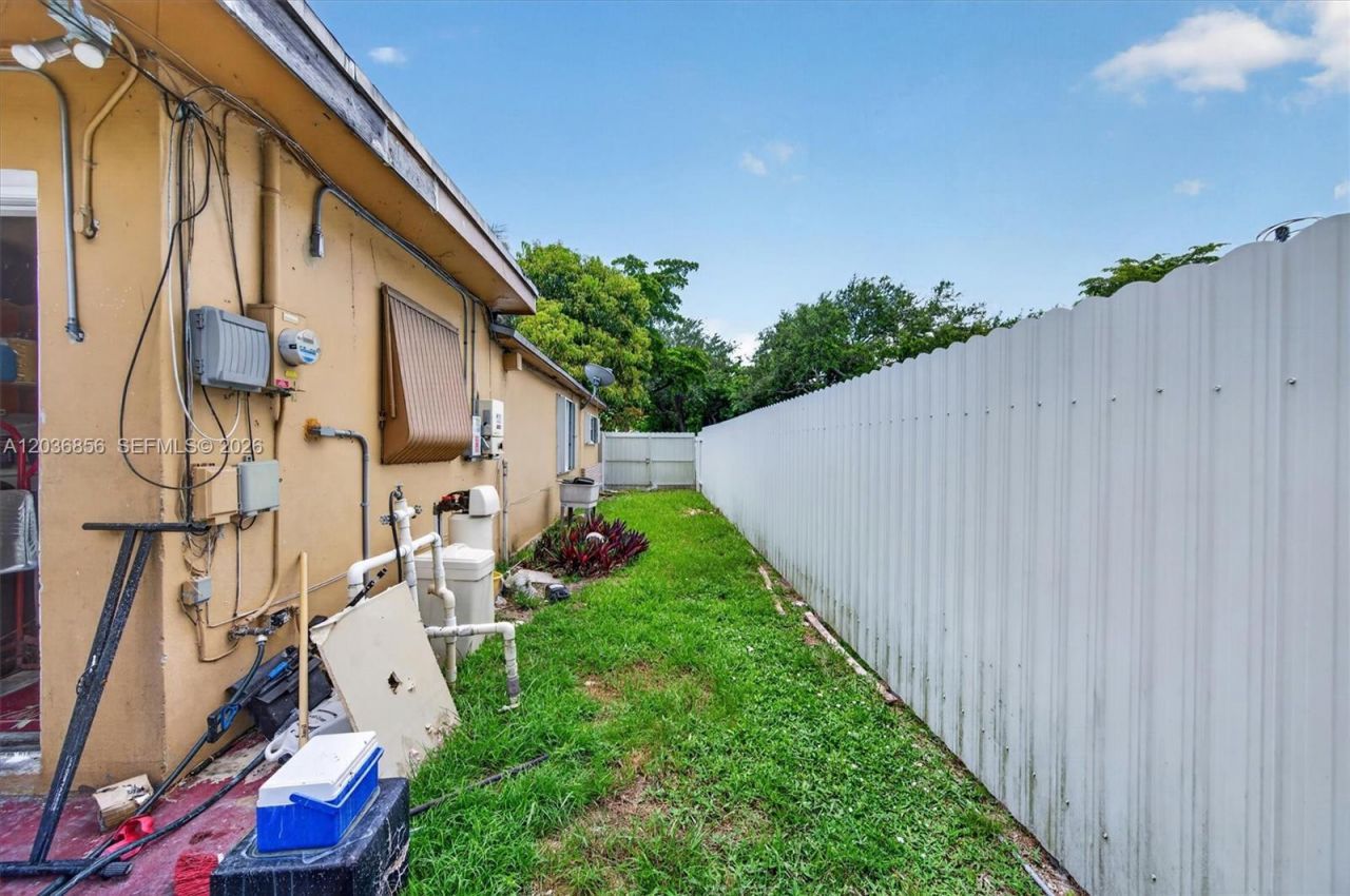 761 NE 139th St , North Miami, FL 33161 Photo