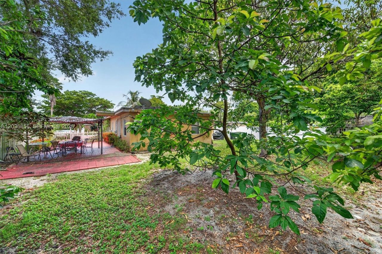 761 NE 139th St , North Miami, FL 33161 Photo