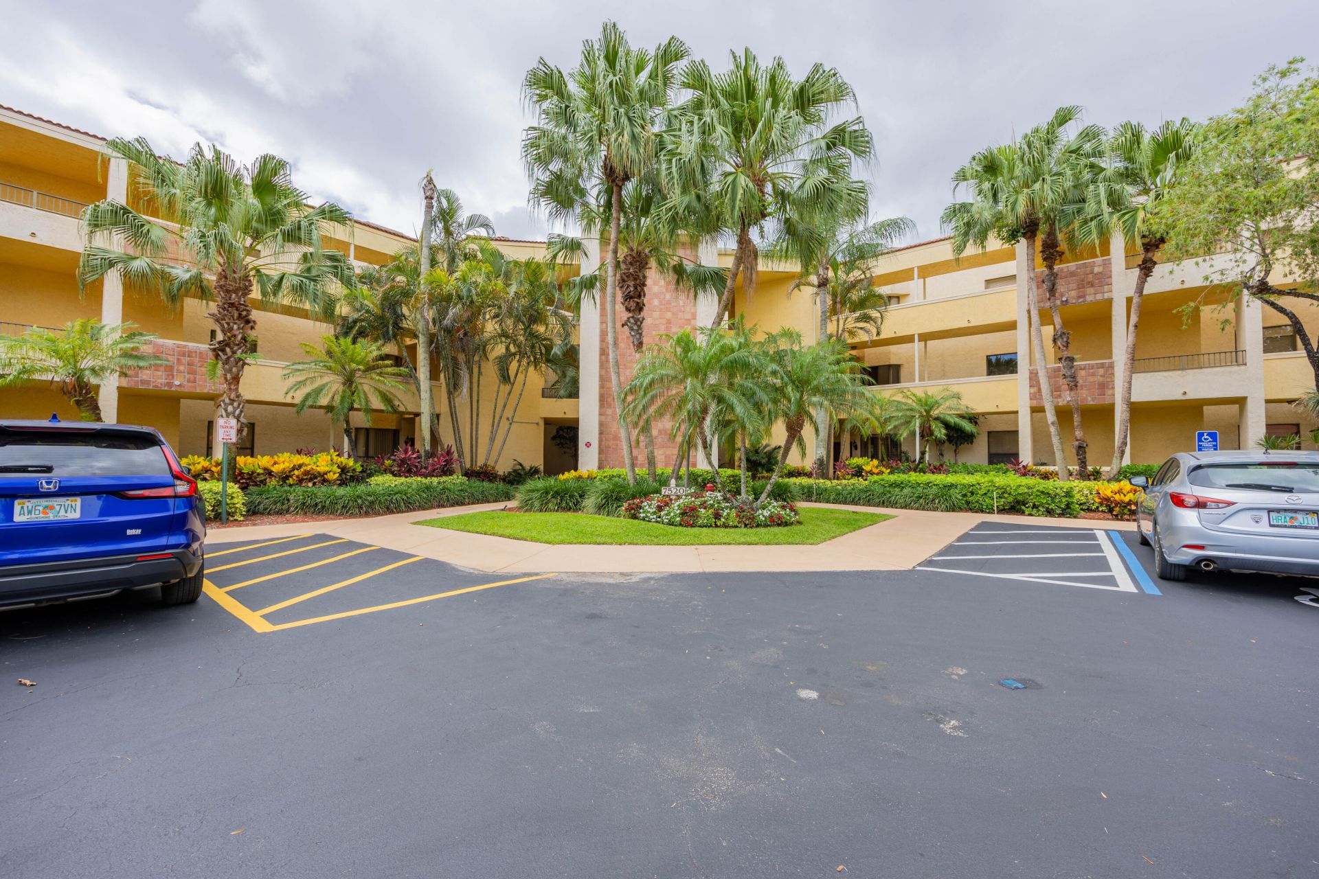 7520 La Paz Boulevard, Unit 104, Boca Raton, FL 33433 Photo