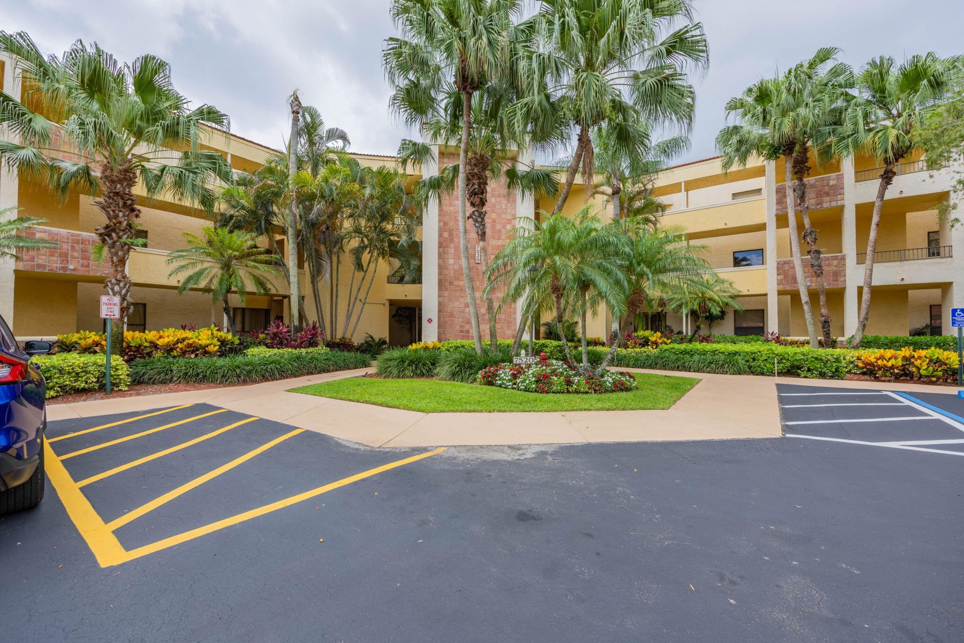 7520 La Paz Boulevard, Unit 104, Boca Raton, FL 33433 Photo