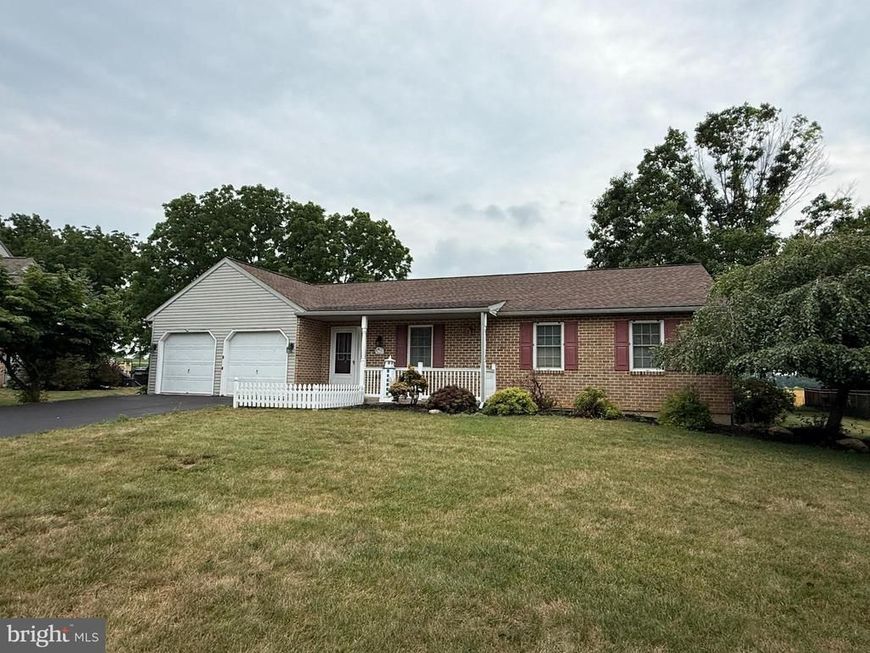 304 W Walnut Tree Drive, Blandon, PA 19510 Main Photo