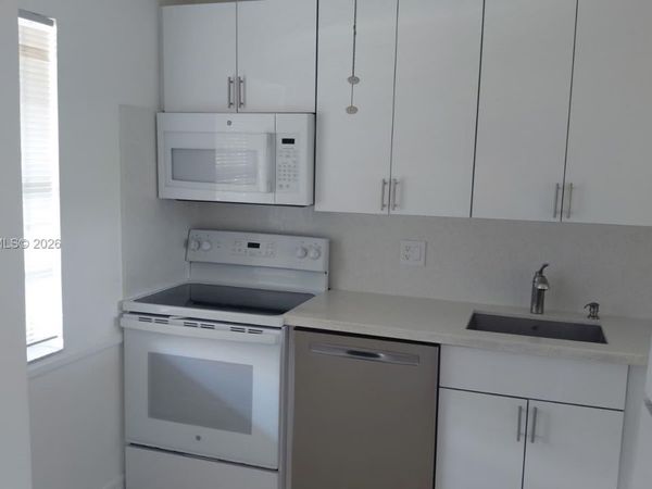 7897 Golf Cir Dr, Unit 306, Margate, FL 33063