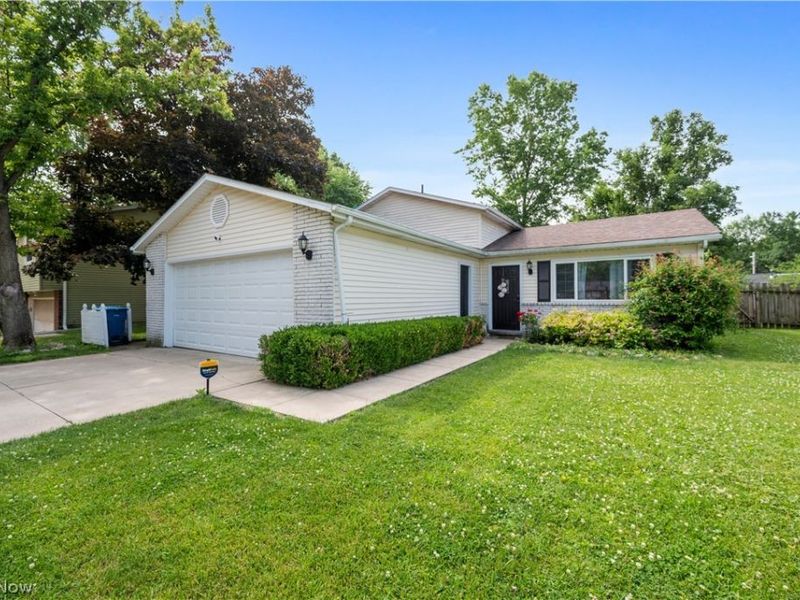 1004 Plymouth Drive, Grafton, OH 44044 Photo 1