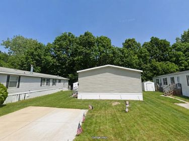 4229 Hillary Creek, Burton, MI 48519