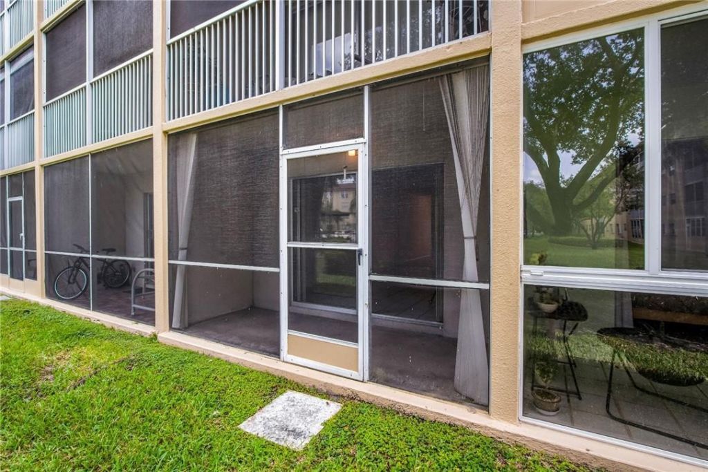 1400 SW 124th Terrace, Unit 105q, Pembroke Pines, FL 33027 Photo