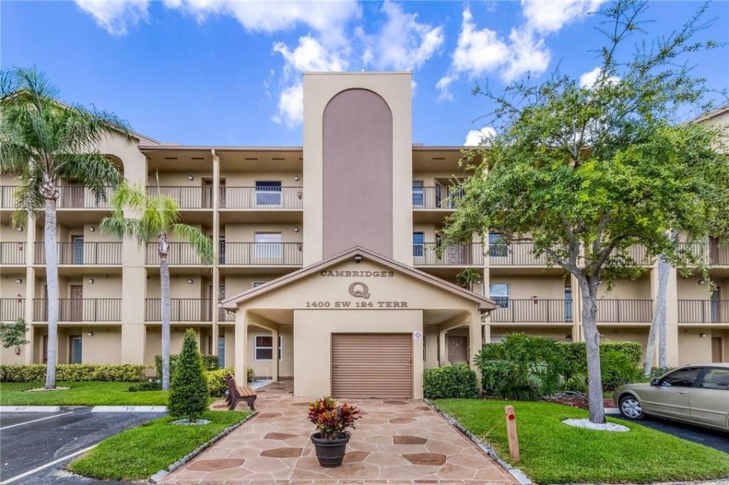 1400 SW 124th Terrace, Unit 105q, Pembroke Pines, FL 33027 Photo