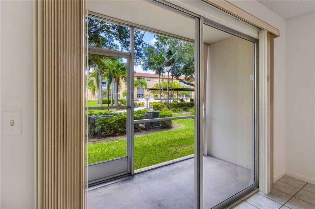 1400 SW 124th Terrace, Unit 105q, Pembroke Pines, FL 33027 Photo