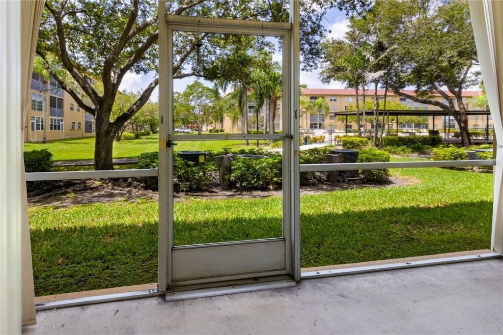 1400 SW 124th Terrace, Unit 105q, Pembroke Pines, FL 33027 Photo
