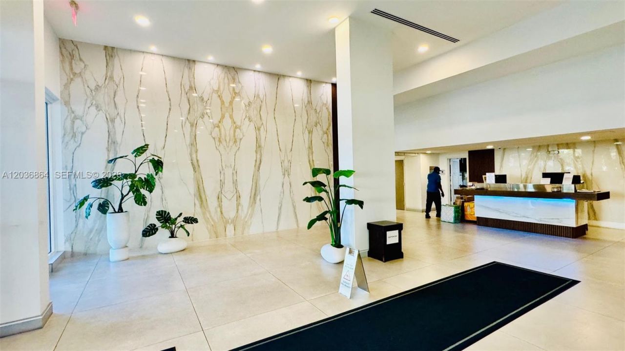 230 174th St, Unit 1612, Sunny Isles Beach, FL 33160 Photo
