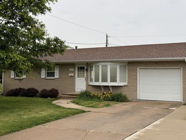 1421 25th Street , Peru, IL 61354