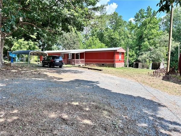 1270 Little Point Road , Randleman, NC 27317