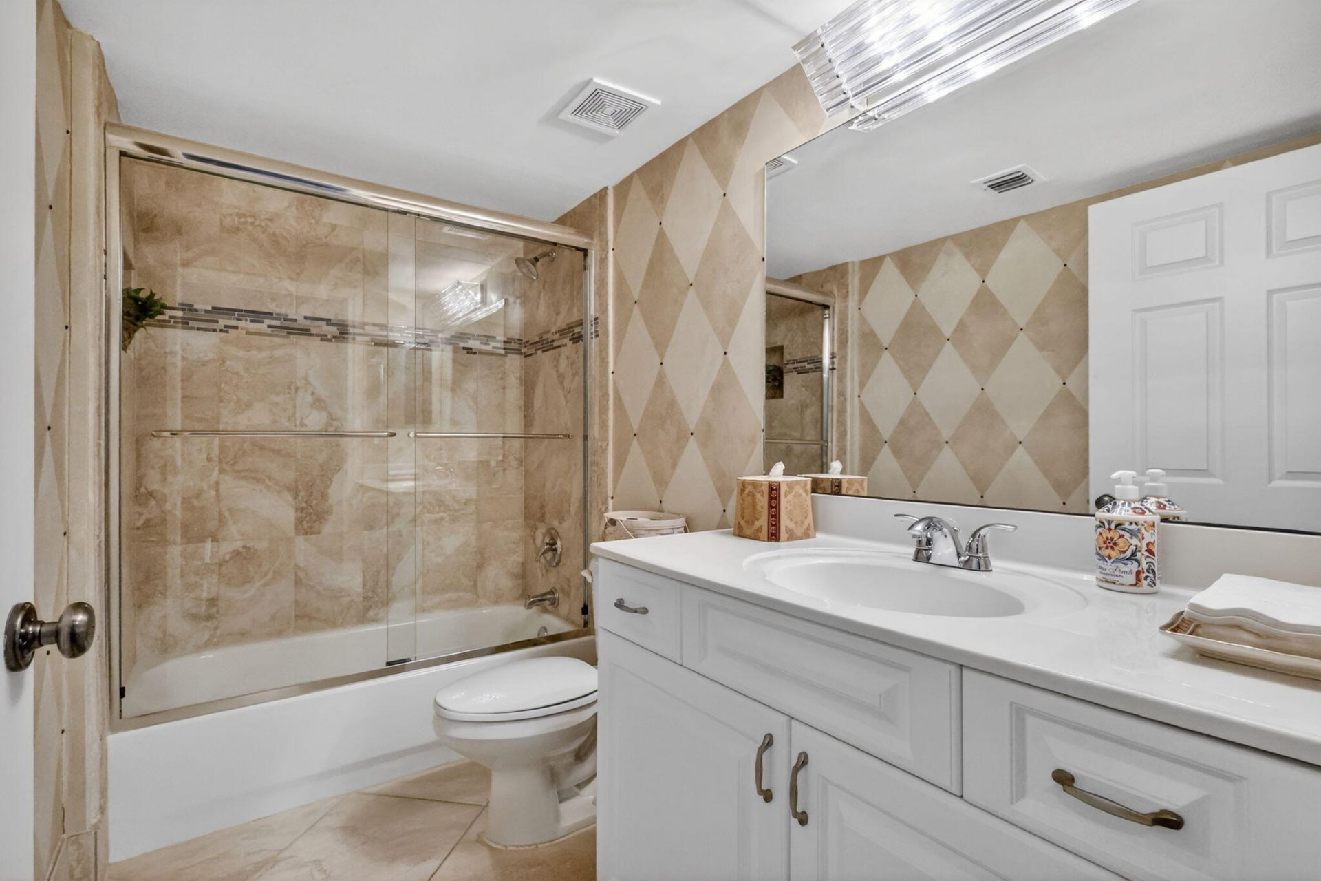 5906 Crystal Shores Drive, Unit 208, Boynton Beach, FL 33437 Photo