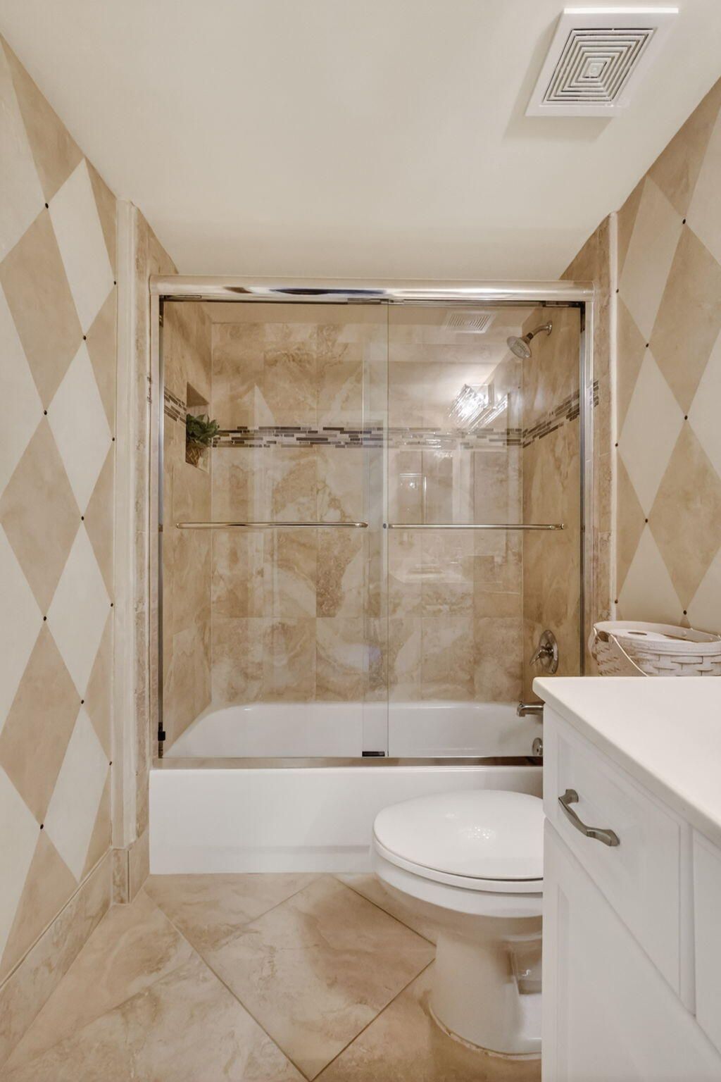 5906 Crystal Shores Drive, Unit 208, Boynton Beach, FL 33437 Photo